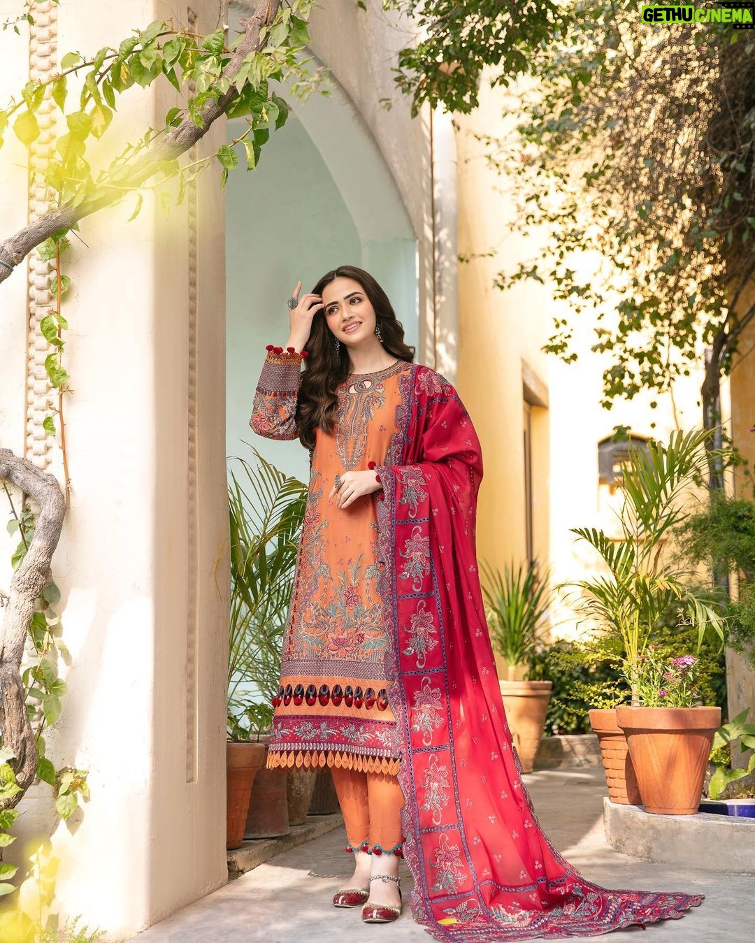 Sana Javed Instagram - @jazminonline đ¤PRE-BOOK NOW the most awaited collection âShahkaarâ Eid Festive Vol. 1 SSâ22 A collection that is one of a kind, inclusive of all summer palettes & timeless designs embellished in elegance! Absolutely loved wearing each design! Visit www.jazmin.pk to shop. #jazminonline #jazminshahkaar #eidfestive #festivelawn #embroidered #comingsoon