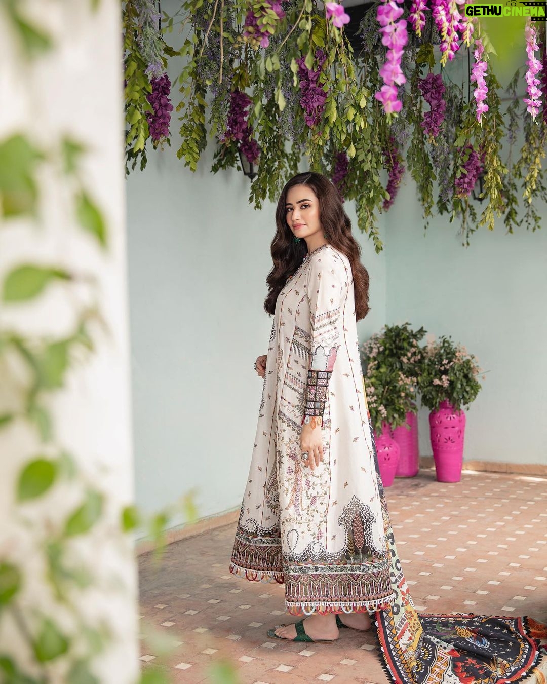 Sana Javed Instagram - @jazminonline đ¤PRE-BOOK NOW the most awaited collection âShahkaarâ Eid Festive Vol. 1 SSâ22 A collection that is one of a kind, inclusive of all summer palettes & timeless designs embellished in elegance! Absolutely loved wearing each design! Visit www.jazmin.pk to shop. #jazminonline #jazminshahkaar #eidfestive #festivelawn #embroidered #comingsoon