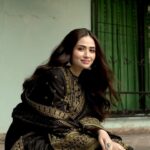 Sana Javed Instagram - @jazminonline 🤍most awaited collection ‘Shahkaar’ Eid Festive Vol. 1 SS’22 A collection that is one of a kind, inclusive of all summer palettes & timeless designs embellished in elegance! Absolutely loved wearing each design! Coming soon! #jazminonline #jazminshahkaar #eidfestive #festivelawn #embroidered #comingsoon