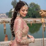 Sana Javed Instagram - ‘Khwaab sa’ 🌹 The longing of a girl to be the most beautiful bride. Fozia Tawfiq’s 2022 bridal campaign @foziatawfiq Hair, Makeup & Direction: @foziatawfiq Jewellery: @jewelsbynazish Bridalwear: @mohsin.Naveed.ranjha Photographer: @natashazubair Fashion Film: @thathassaan Styling : @ziggimenswear