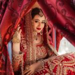 Sana Javed Instagram - ‘Khwaab sa’ 🌹 The longing of a girl to be the most beautiful bride. Fozia Tawfiq’s 2022 bridal campaign @foziatawfiq Hair, Makeup & Direction: @foziatawfiq Jewellery: @jewelsbynazish Bridalwear: @mohsin.Naveed.ranjha Menswear: @ziggimenswear Photographer: @natashazubair Fashion Film: @thathassaan