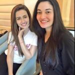 Sana Javed Instagram - Happy Birthday to my prettiest friend with a beautiful heart , you’re one of the most genuine people I know @muniba.mazari 😘❤️🎉 love you infinity 🥰🤗