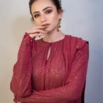 Sana Javed Instagram - 🐙 Styled by @khojiiii 👗: @elanofficial Hair and makeup: @nabila_salon @hairbyawais @umarraza_official @nirmal_wadherofficial