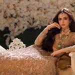 Sana Javed Instagram - ✨ @khojiiii @hairbyawais @zeeshu_mua @nabila_salon @azeemsaniofficial