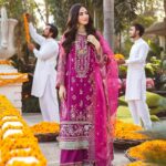 Sana Javed Instagram - @qalamkar_ #ShadmaniPhir se. Presenting you all, one of my favourite #WeddingFormals22 collection 😍 “Shadmani Phir Se” - Wedding Formals’22 Photographer: @shayank.sherwani / @amnazuberi Makeup: @theshoaibkhan.official Stylist: @yash645 Videography: @awaisgohar Art director: @hashimali90 Celebrity Management : @noman.syed @onetake.productionss Concept: @danha.s Music: @zuberizoha Will be available in stitched and unstitched both. Launching soon! www.qalamkar.com.pk #shadmaniphirse #qalamkar #qalamkarformal #sanajaved #weddingformal’22 #newcollection #wedding #stitched #unstitched #embroideredcollection #fashion #classic #comingsoon