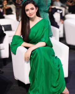Sana Javed Instagram - 💚 📸 @faizaan_events Make it viral