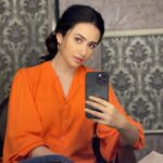 Sana Javed Instagram - 🍊 @zeeshu_mua @hairbyawais