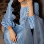Sana Javed Instagram - Sana Javed looks absolutely gorgeous in this minimal look 🤩 Styled by @khojiiii Outfit - @museluxe Jewellery - @official.verve ——— #NABILA #NPRO #NSESSION #ZEROMakeup #ZEROskin #Makeup #Instamakeup #Beauty #Makeupinspiration #ThsisiNabila #TabeshKhoja #SaraShahzair #Makeupartist #Makeupoftheday #Hair #MinimalMakeup #Hairstyle #SanaJaved #DewySkin #LongHair #Hairstyling