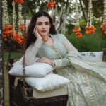 Sana Javed Instagram - 🤍 #Shadmani- @qalamkarofficial1 @theshoaibkhan.official #QalamKar #Shadmanicollection #QalamkarOfficial #WeddingFormals www.qalamkar.com.pk