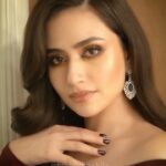 Sana Javed Instagram - 💥 @khojiiii @nabila_salon @zeeshanfarooqiofficial @hairbyawais