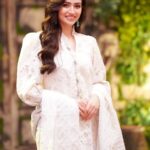 Sana Javed Instagram - 🕊️ @khojiiii @farahtalibaziz @nabila_salon @omarsaeedofficial @official.verve