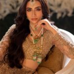 Sana Javed Instagram - ♥️ @khojiiii @nabila_salon @hairbyawais @zeeshu_mua @azeemsaniofficial
