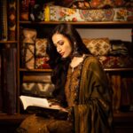 Sana Javed Instagram - The wait is over! Experience the timeless allure of 'KASHMIRI TAANKA' as the collection goes live on Asim Jofa website. Explore the cultural heritage of Kashmir through these exquisite shawls.✨💃 @asimjofa @iamasimjofa #AsimJofa #IWearAsimJofa #KashmiriTaankaCollection #EmbroideredCollection #KashmiriTaanka #ShawlCollection #SanaJaved #Unstitched #WinterCollection #PrintCollection #Fashion #Trending