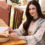 Sana Javed Instagram - Checkout the latest wardrobe by @elaf.premium - ELAF Festive Chikankari 2023. Photographer: @deeveesofficial Videographer: @muzammilgarewal Mua: @sunil_mua Stylist: @mamoontariq Art Director: @ahmadshahart Creative Director: @muneebakraam Co-ordination: @amnaaaiqbal Celebrity Management: @onetake.productionss #elafpremium #festive #chikankari #luxury #lawn #sanajaved
