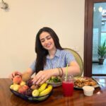 Sana Javed Instagram - FITNESS TALK💪🏻 Let's change how we look at diets with the help of certified dietitian & personal trainer (@diet_planner__) who caters all your preferences so efficiently❤️ I have recently started my fitness Journey with @diet_planner__ (Maham naveed) since I have heard a lot about her and trust me she has the most amazing range of recipes that will never make a person get bored on diet.🍉🍩🍡 If you are looking to get your customised diet program then definitely checkout @diet_planner__ !! She is really humble and best at what she does.💜 PR @windmilepr #dietplanner #mahamnaveed #dietitian #Healthyeating #woman #Fitness #Lifestyle