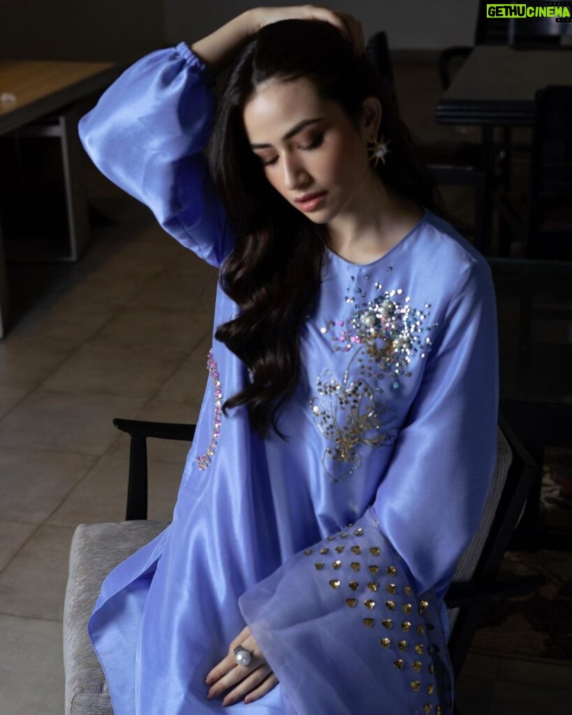 Sana Javed Instagram - 🍇 Styled by @khojiiii 👗: @museluxe 💄: @nabila_salon Jewelry: @official.verve