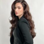 Sana Javed Instagram - 🖤💥 @nabila_salon @zeeshu_mua @hairbyawais