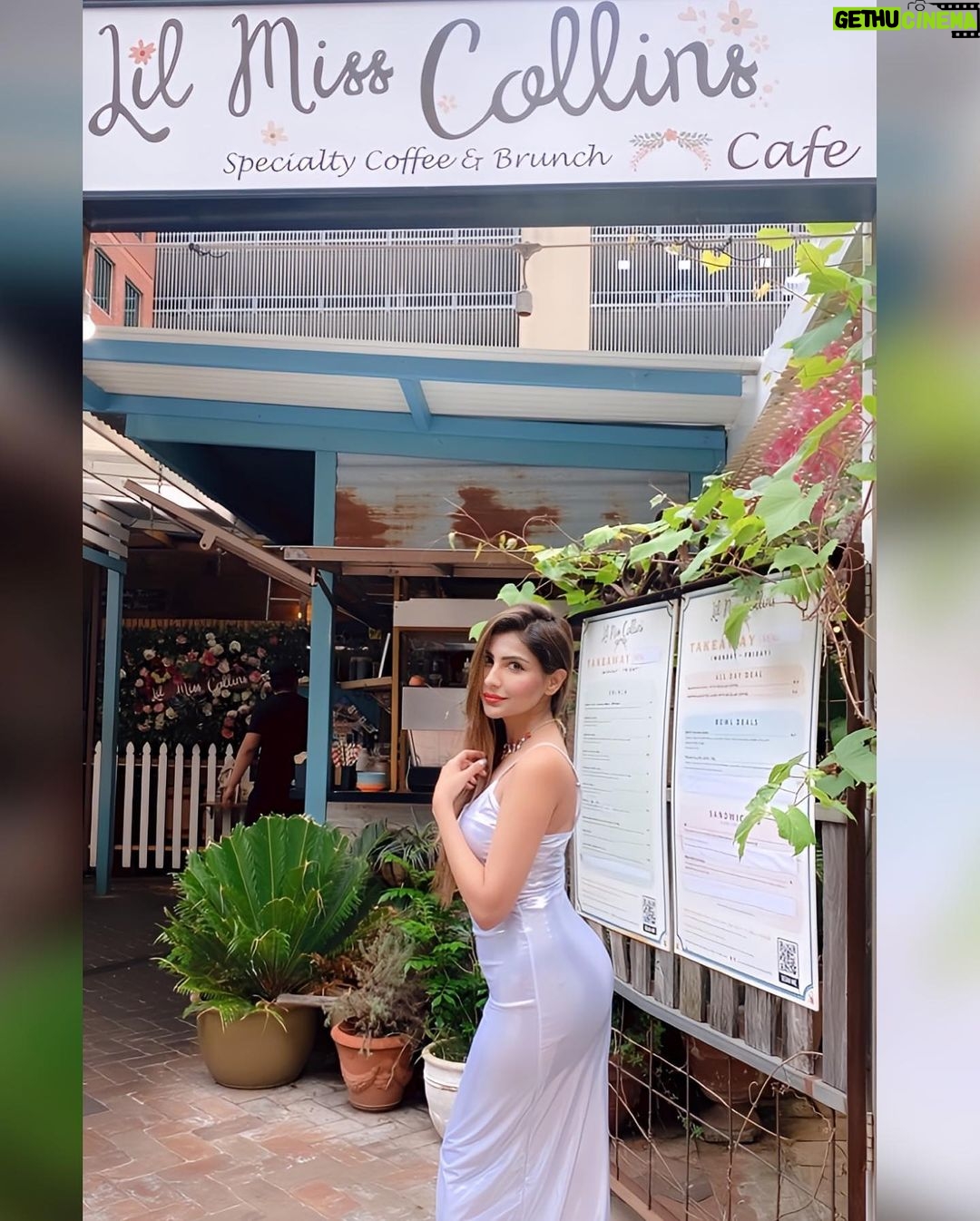 Sana Sultan Instagram - Cuz a Healthy-Delicious Brunch is my Love Language & if the cafe is so beautiful than it becomes a Bonusš„° Absolutely enjoyed my Super delicious brunch here at @lilmisscollinscafe ā¤ļø This is one of the most instagrammable Cafeās of Sydney with lovely vibe⨠Portugese chicken sandwiches ,Phoenician protein salad with grilled chicken & Newyork pancakes are my Favsā¤ļø Thank u for having me here⦠Location: š: *Parramata *Burwood westfield šø: @iammitalitelang Lil Miss Collins