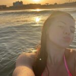 Sandy Ryan Instagram - Sunrise kinda morning🧡💗 Portugal