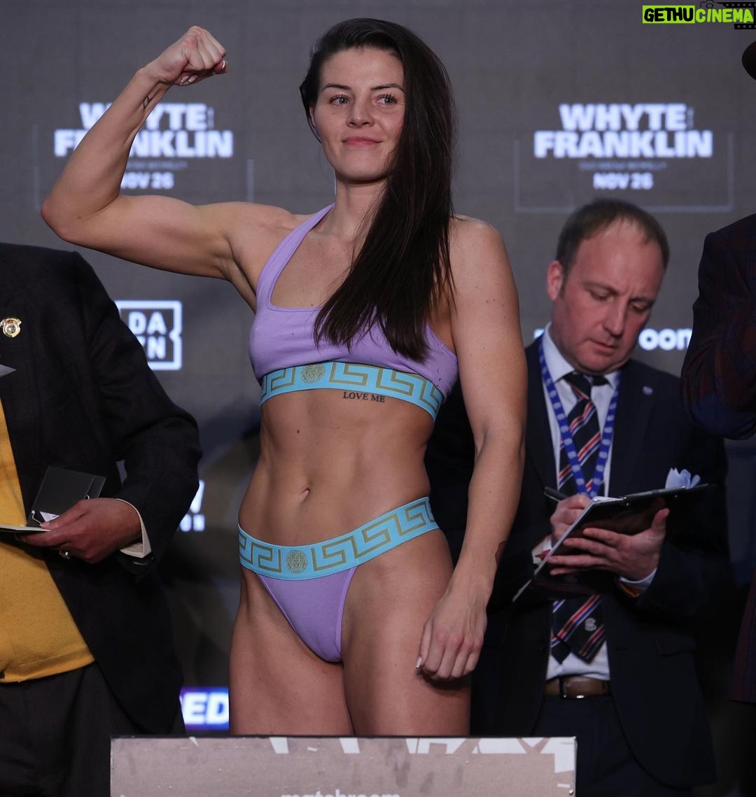 Sandy Ryan - 8.7K Likes - Weighed in 139Lbs. Super-Lightweight 💪🏼