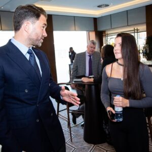 Sandy Ryan Instagram - World champion business.