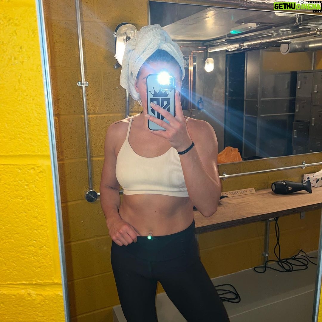 Sandy Ryan Instagram - Kinda in shape out of camp. Fight date pending🤪 London, United Kingdom