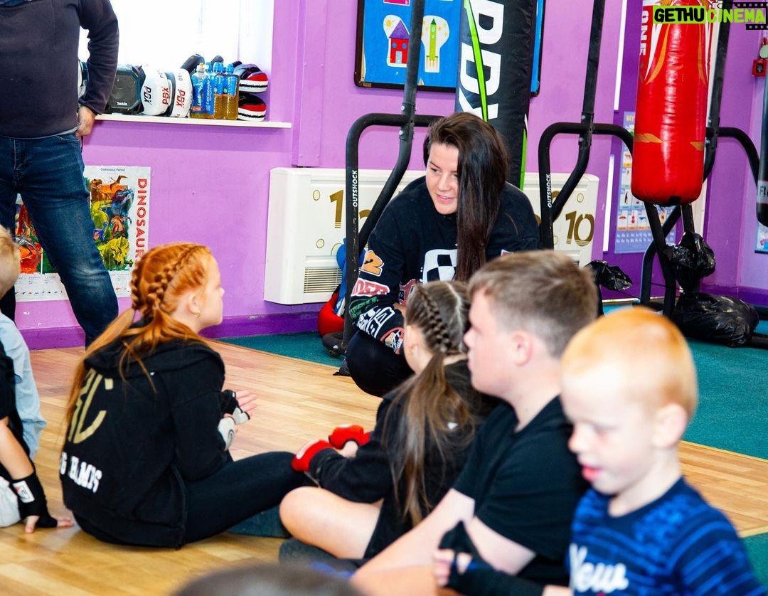 Sandy Ryan Instagram - This is what itās about for me inspiring the future generationš«¶š¼ Derby