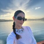Sanem Bahçekapılı Instagram – Ben ve Como olsa beğenirdiniz ama Hazar Gölü… 🌹 #elazığbağbozumu #tutkuylabağlı