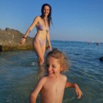 Sanem Bahçekapılı Instagram - Yüzelim mi annesiii 🫶🏻 Fun Beach / Cesme Turkey