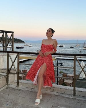Sanem Bahçekapılı Instagram - Sunsetlendinizzz 🫵🏻
