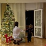 Sanem Bahçekapılı Instagram - 18 yaşına kadar her sene yılbaşında o kapıdan Noel Baba girecek Teoşko, biz bu kararı almış bulunduk…