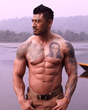 Sangay Tsheltrim Instagram - Thank you, everyone, for loving my character in Jawan. I am honored to be a part of this historic moment. It's a new day with a new record!
🙏🏻❤️🇧🇹
#jawan #blockbuster #action #bollywood #mrbhutan #soldier