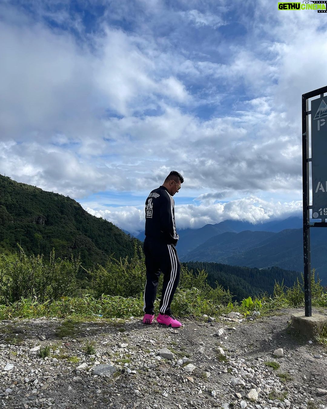Sangay Tsheltrim Instagram - One of the must see places in Bhutan “The land of happiness” Chele La Pass ( 3988 m ) : The highest motorable pass in Bhutan, offering panoramic views of the surrounding mountains. #bhutanthelandofthunderdragon #happiness Chelela Pass Bhutan