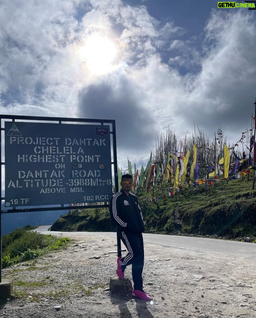 Sangay Tsheltrim Instagram - One of the must see places in Bhutan “The land of happiness” Chele La Pass ( 3988 m ) : The highest motorable pass in Bhutan, offering panoramic views of the surrounding mountains. #bhutanthelandofthunderdragon #happiness Chelela Pass Bhutan