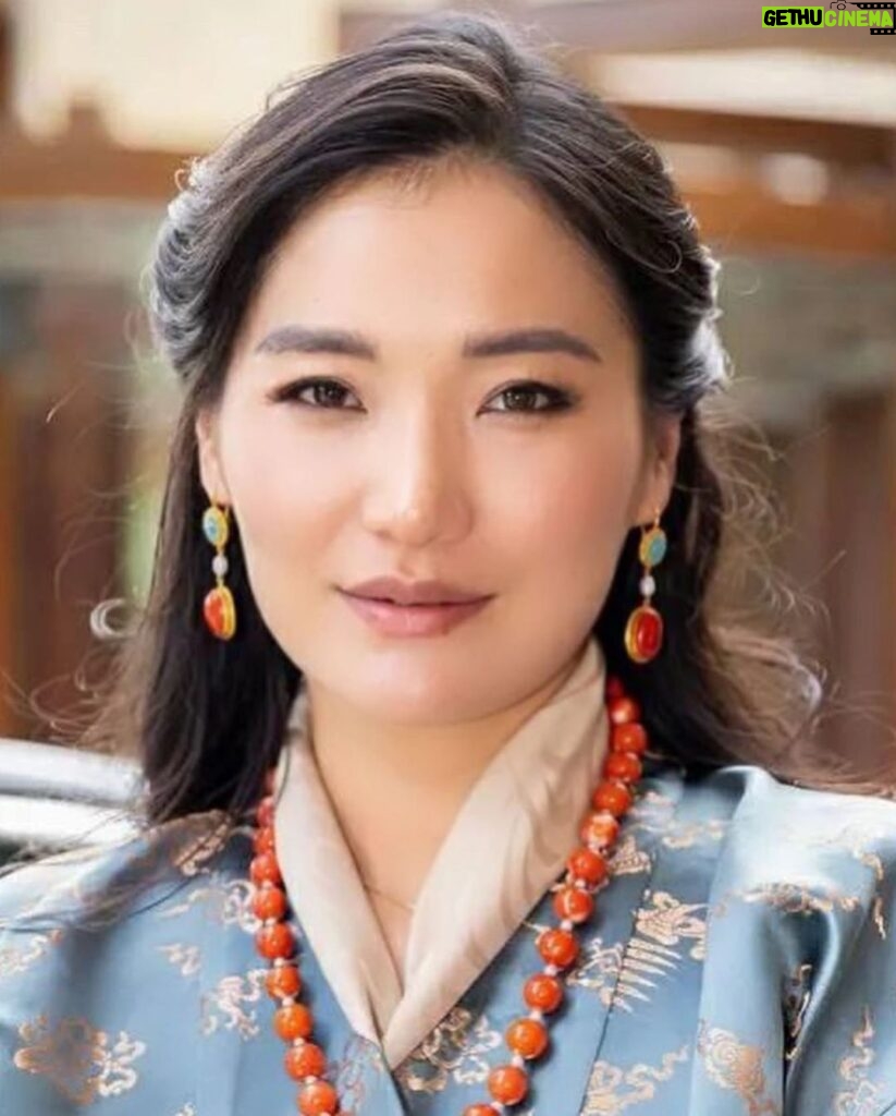 Sangay Tsheltrim Instagram - ❀ 4 June 2023: On the special occasion of Her Majesty The Queen’s 33rd Birth Anniversary, the people of Bhutan offer our unremitting love, admiration, and gratitude to our beloved Queen. Our prayers remain eternally dedicated to Her Majesty’s wellbeing and happiness. ❀ 🙏🏻🙏🏻🙏🏻 🇧🇹👑