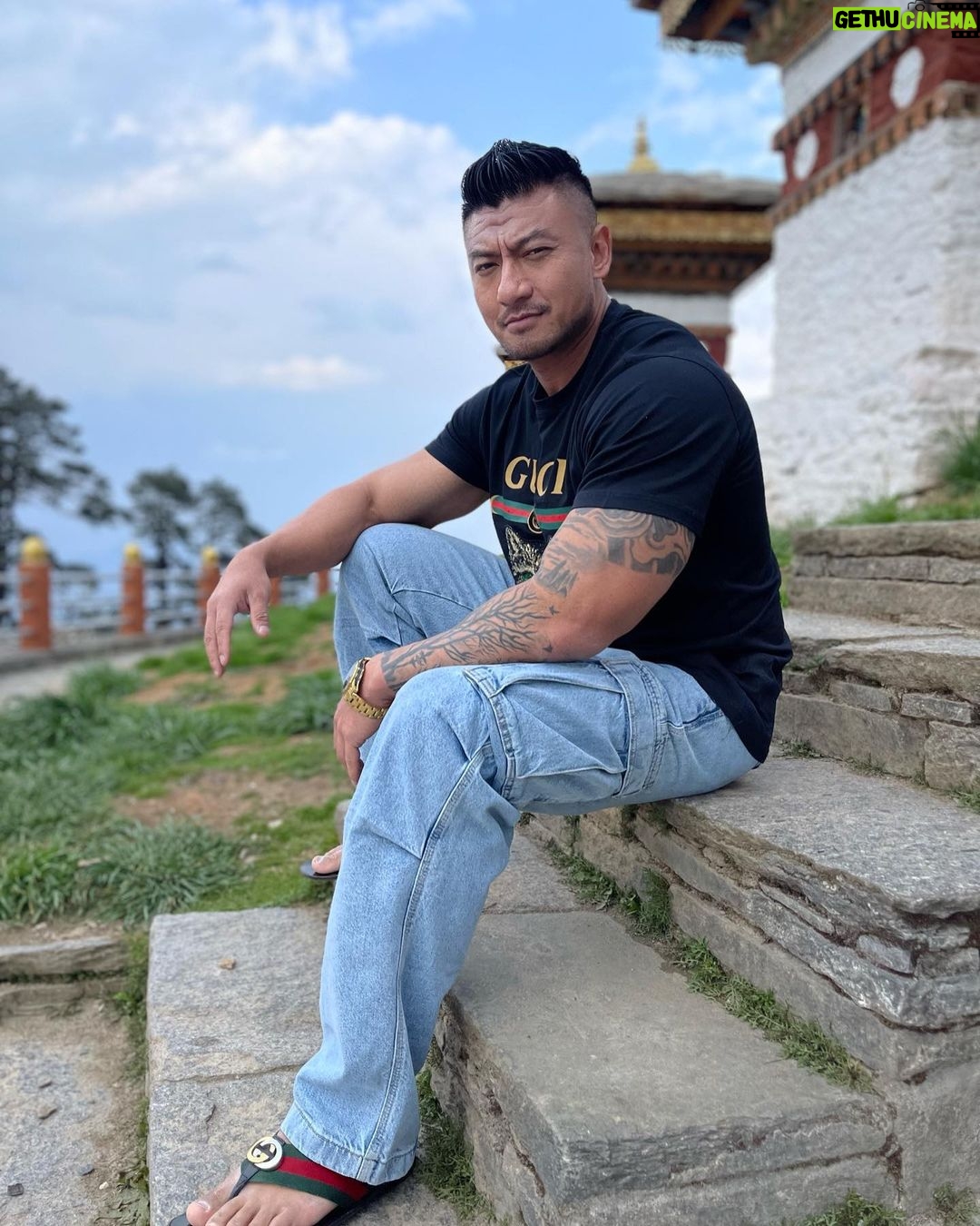 Sangay Tsheltrim Instagram - Thereβs no place like home. The last Shangrila, Drukyul. ππ»ππ»ππ»π§πΉπ§πΉπ§πΉβ€οΈβ€οΈβ€οΈ #bhutan #home #heaven #thelastshangrila #landofthunderdragon Dochula Pass