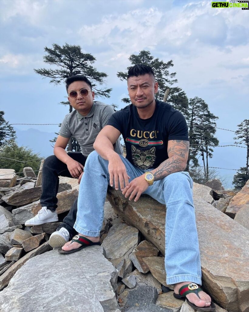 Sangay Tsheltrim Instagram - There’s no place like home. The last Shangrila, Drukyul. 🙏🏻🙏🏻🙏🏻🇧🇹🇧🇹🇧🇹❤️❤️❤️ #bhutan #home #heaven #thelastshangrila #landofthunderdragon Dochula Pass