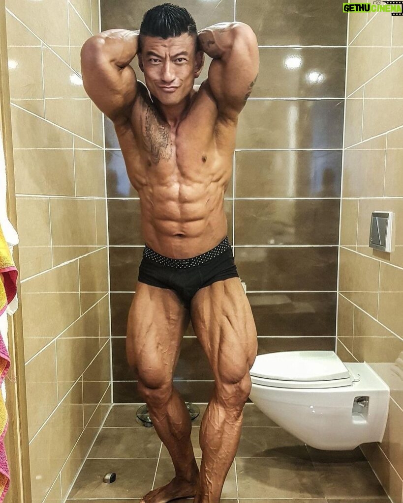 Sangay Tsheltrim Instagram - Can you guess the body fat? Throw back Thursday ,2017, My last professional championship in Mongolia, Classic Physique. #champion #soldier #actor #muscle #bodybuilding #classicphysique #fitness Ulaanbaatar,Mongolia