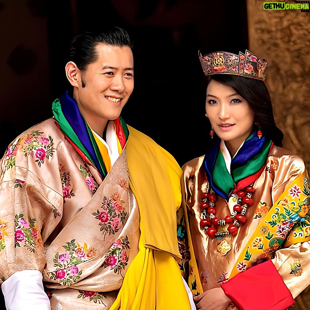 Sangay Tsheltrim Instagram - Long live my King and Queen. May I humbly offer my prayers and well wishes on this auspicious occasion. Your devoted servant. ππ»ππ»ππ» π§πΉπ§πΉπ§πΉ #royalwedding #anniversary #bhutan #landofthunderdragon