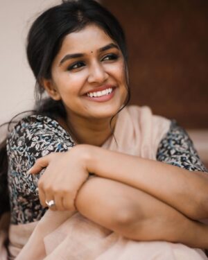 Sanjana Anand Instagram - 🎶

.
.
Pc : @umesh__photography___ 
Wearing: @laxmikrishnaofficial