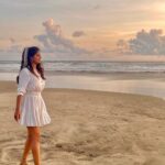 Sanjana Anand Instagram - ಹೃದಯವು ಹಗುರಾಗಿ ಹಾರುವ ಸೂಚನೆ🍃🌊😇 #shootdiaries🎥 #Royal