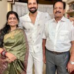 Santhosh Prathap Instagram - There is a lot of things happening around the world. But I feel it’s important to find balance and seek some positive things too. Trying to spread happiness and wishing better future for everyone. Happy Diwali to all 🪔✨ Have a blessed one 🙏🏽🤍 #diwali #festival #gratitude #grateful #parents #family #peace #oneness #love #tradition #culture #home Arakkonam