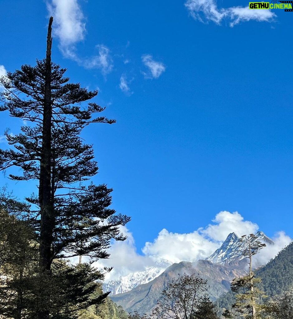 Santhosh Prathap Instagram - Love at first sight #arunachalpradesh 🤍 #myfirstsnow ❄️ Mön Tawang, Arunachal Pradesh, India
