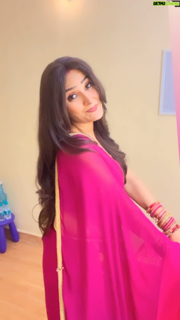 Sapna Sikarwar Instagram - 🥰🥰🥰🥰🥰🥰🥰#musiclover🎶❤️😍🎶💛💛🎼✨