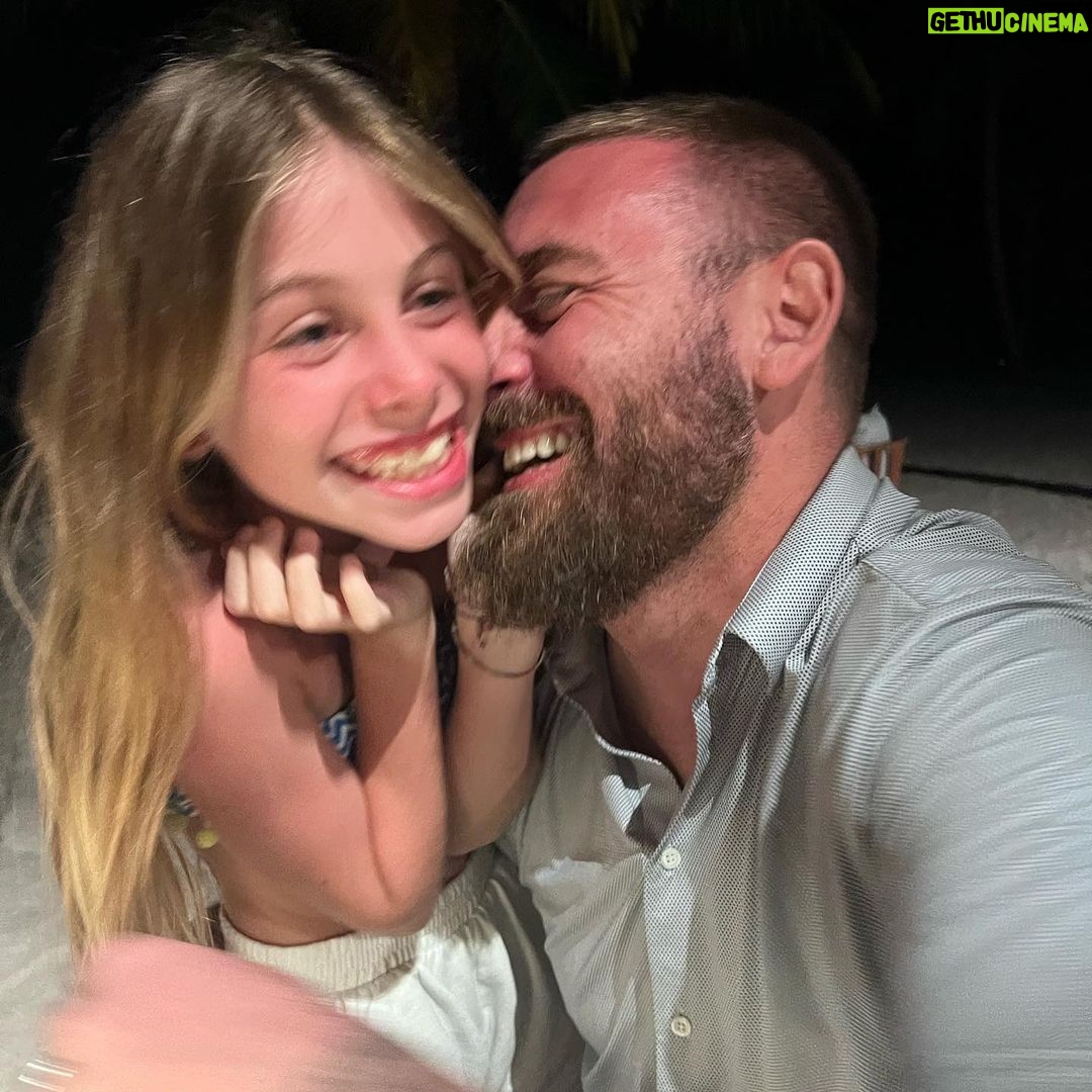 Sarah Felberbaum - 13.5K Likes - Tu che sei la mia parte migliore.
Tu che sei bella e simpatica e tanto intelligente.
Tu che non ti prendi mai sul serio.
Tu che ti preoccupi sempre se mi vedi seria o pensierosa e mi chiedi se sto bene.
Tu che mi hai regalato l’amore.
Auguri vita mia.
#oliviaturnsnine