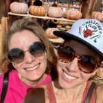 Sarah Felberbaum Instagram – Che giornata meravigliosa!! 
Grazie @fattoriadellazucca 

Abbiamo scelto la nostra zucca, intagliata, decorata. Fatto face painting, mangiato, corso e riso. 

🎃 
#fattoriadellazucca #qualitytime #sundayfunday #happyhalloween Fattoria della Zucca