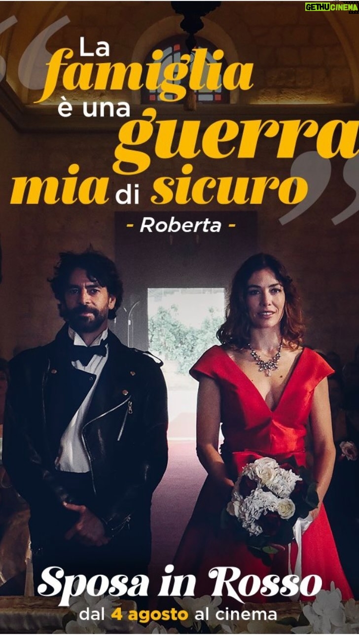 Sarah Felberbaum Instagram - Vita, passione, amore, coraggio. Il rosso ha tanti significati e Roberta li porta tutto dentro di se. Grazie @anna_galiena sei stata una mamma meravigliosa. SPOSA IN ROSSO È AL CINEMA 🍿 Lo avete già visto?