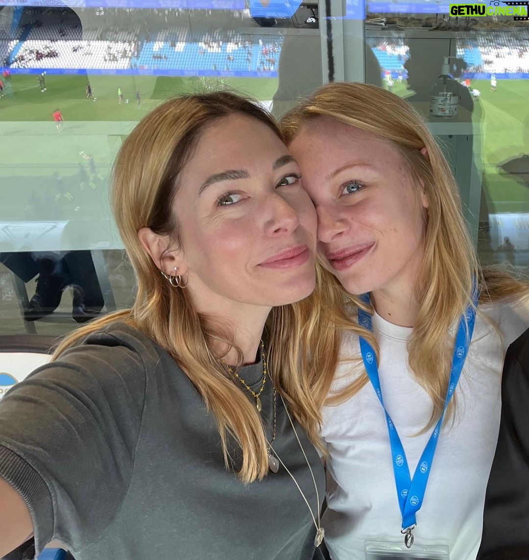 Sarah Felberbaum - 30.3K Likes - You and Me throughout the years, around the world, together. More than friends, more than we could have imagined. A love that belongs to you&me and no one else.
Auguri piccoletta mia. Grazie della fiducia che mi hai dato negli anni, dell’amore folle che mi dimostri e che mi fa sentire speciale e mi ha reso una persona migliore.
Non vedo l’ora di vedere come continuerà questa fantastica avventura.
#gaia18 #buddies #tiamo
@gaiaaderossi ❤️