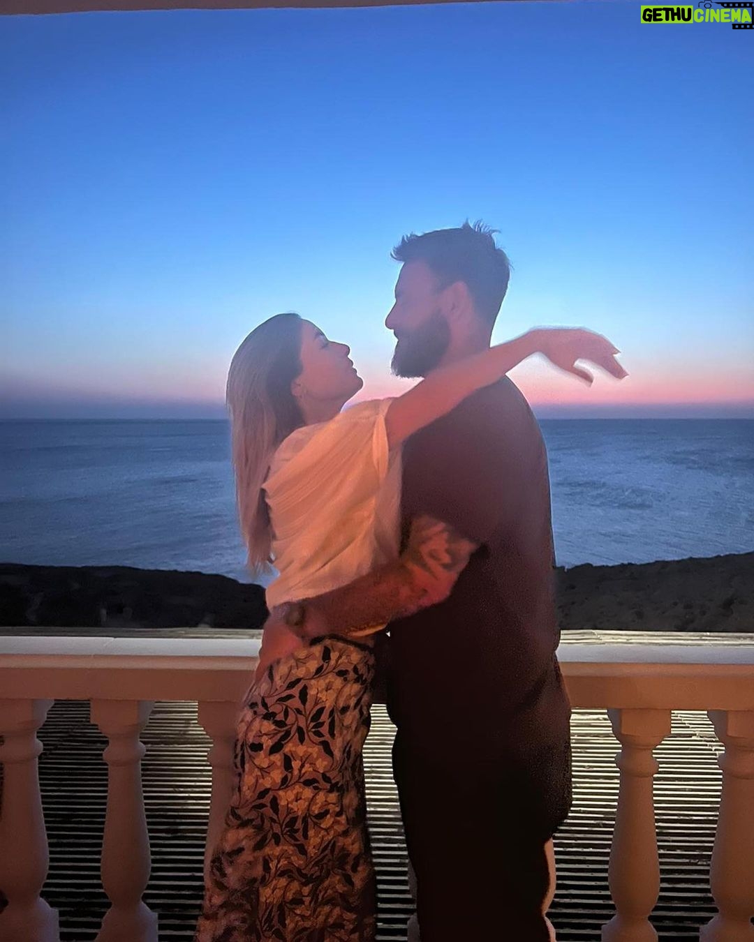 Sarah Felberbaum - 32.5K Likes - Tu mi hai regalato la vita. Sei il mio sorriso. La mia felicità. Il mio tutto.
Buon compleanno amore mio.
Ti amo ogni giorno di più.