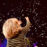 Sarah Felberbaum Instagram - @annafelberbaum Un weekend indimenticabile. È sempre stato un desiderio mio e di mia sorella andare a Disneyland insieme. Abbiamo fatto mille cose e può sembrare stupido e sciocco per alcuni ma volevamo vivere quest’esperienza insieme. Noi due ed i nostri figli. Ho vissuto uno di quei momenti che so rimarranno con me per sempre. Quei momenti che quando li vivi, pensi: io questo non me lo dimenticherò mai. @disneylandparis #disneylandparis30 Grazie @andreadreamsteam per aver organizzato l’ennesimo ricordo del cuore. Sei speciale. ❤️